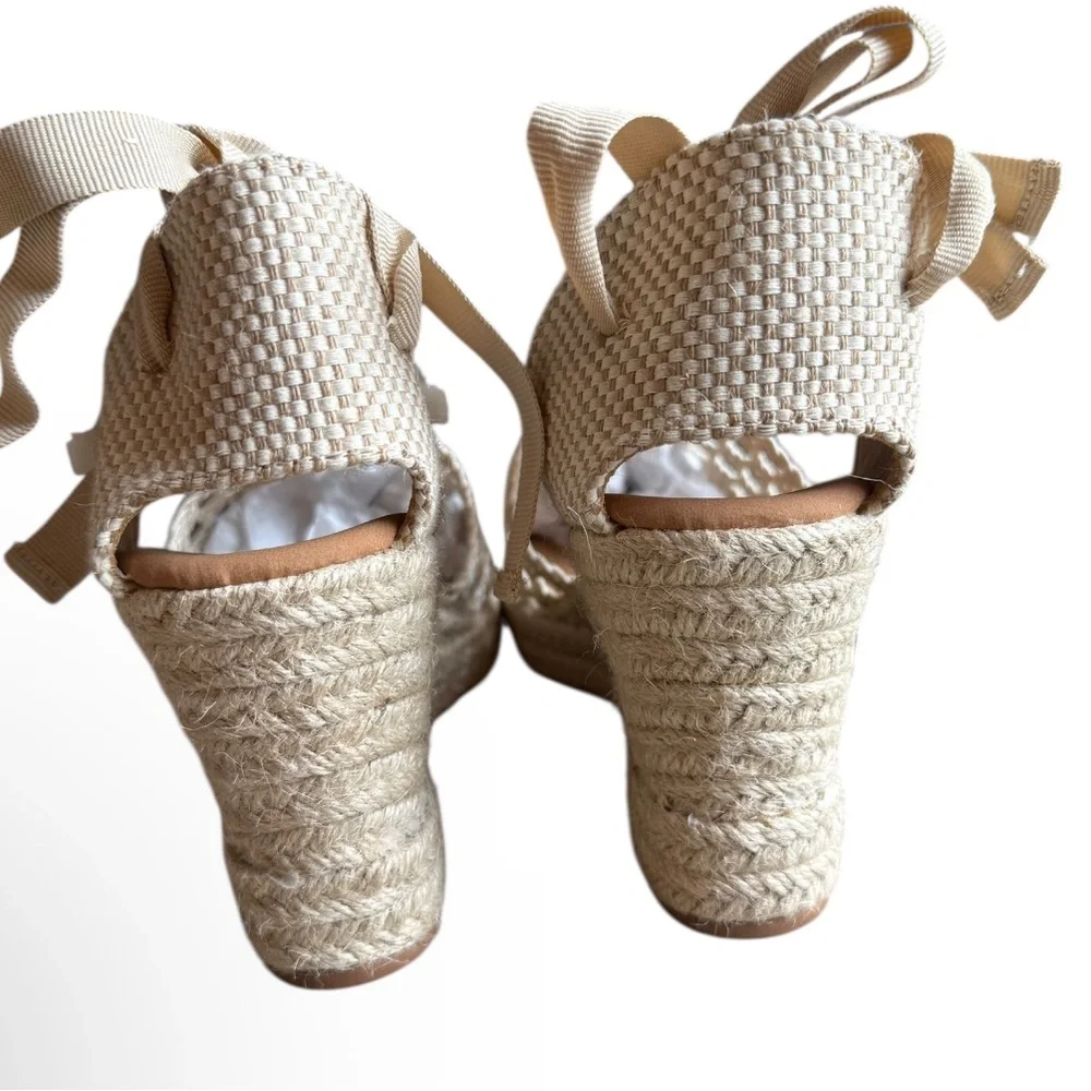 NWOT Bamboo Going On Your Way Beige Espadrille Wedges Size 8
